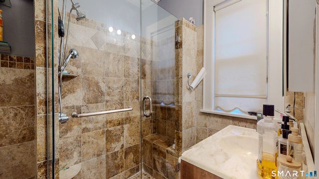 2078 Park Avenue, Bridgeport, CT 06604