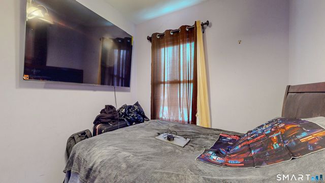 2078 Park Avenue, Bridgeport, CT 06604