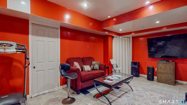 2078 Park Avenue, Bridgeport, CT 06604