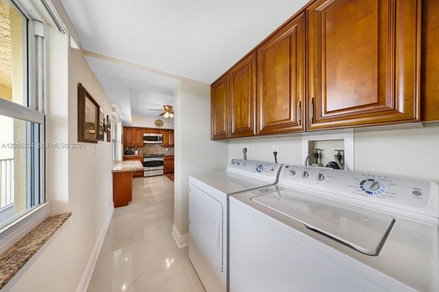 3095 N Course Dr 811, Pompano Beach, FL 33069