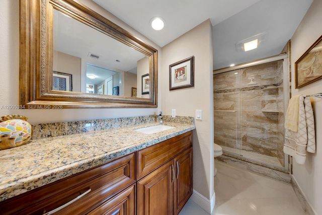 3095 N Course Dr 811, Pompano Beach, FL 33069