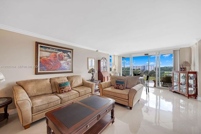 3095 N Course Dr 811, Pompano Beach, FL 33069