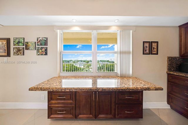 3095 N Course Dr 811, Pompano Beach, FL 33069