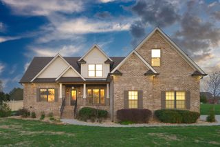 25 Holt Ln, Tullahoma, TN 37388