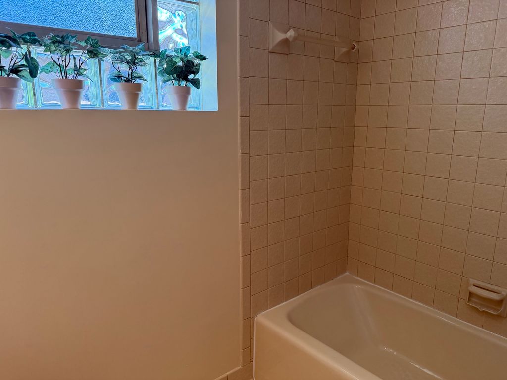 Image 16 of property listing at 10045 S 53rd Avenue, Oak Lawn, IL 60453