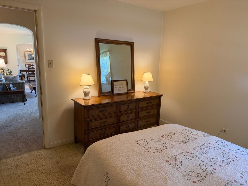 Image 20 of property listing at 10045 S 53rd Avenue, Oak Lawn, IL 60453