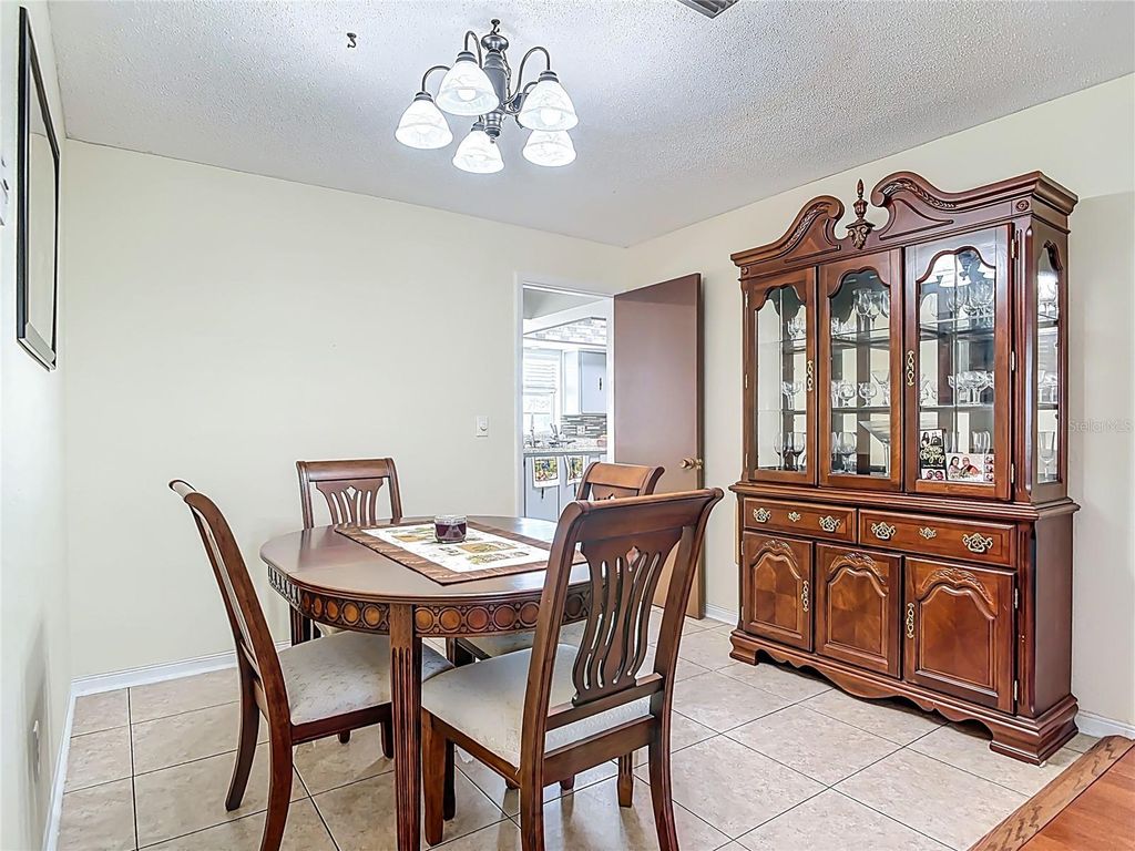 Image 11 of property listing at 895 SUPERIOR STREET, Deltona, FL 32725