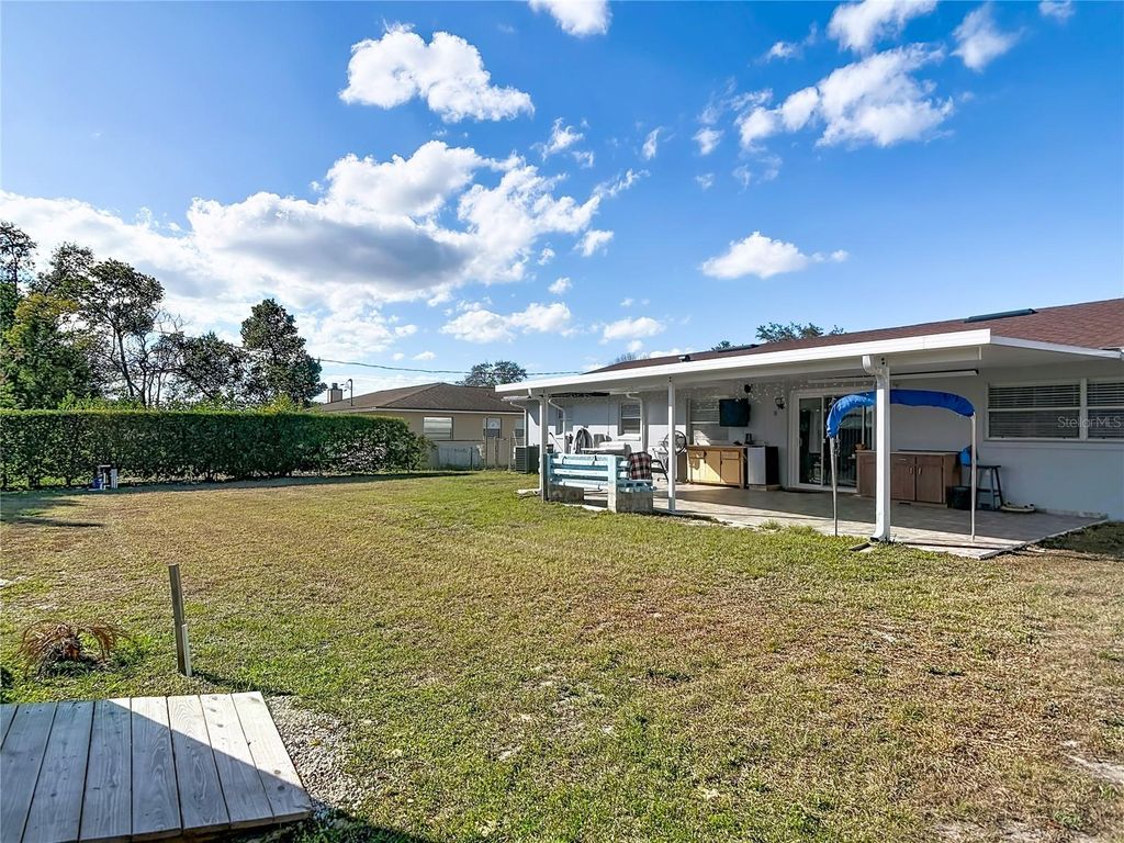 Image 30 of property listing at 895 SUPERIOR STREET, Deltona, FL 32725