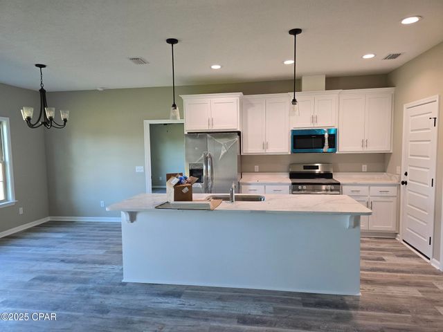 863 E 12th Street, Lynn Haven, FL 32444
