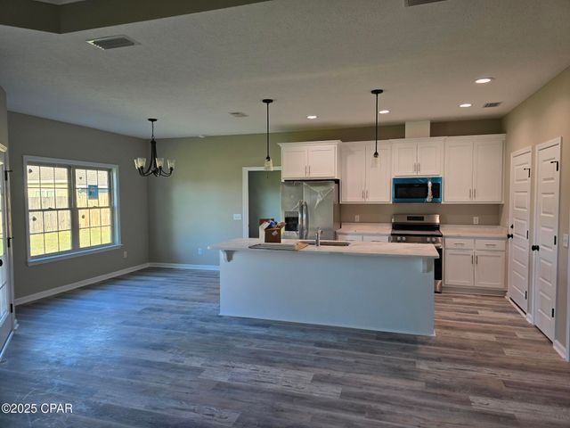 863 E 12th Street, Lynn Haven, FL 32444