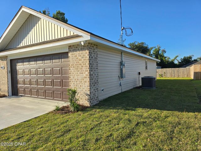 863 E 12th Street, Lynn Haven, FL 32444