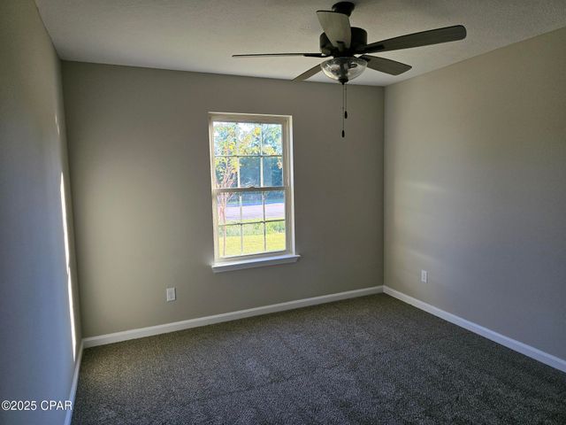 863 E 12th Street, Lynn Haven, FL 32444