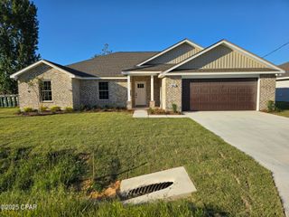 863 E 12th Street, Lynn Haven, FL 32444
