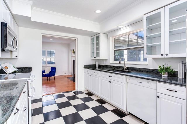 3603 W MORRISON AVENUE, Tampa, FL 33629