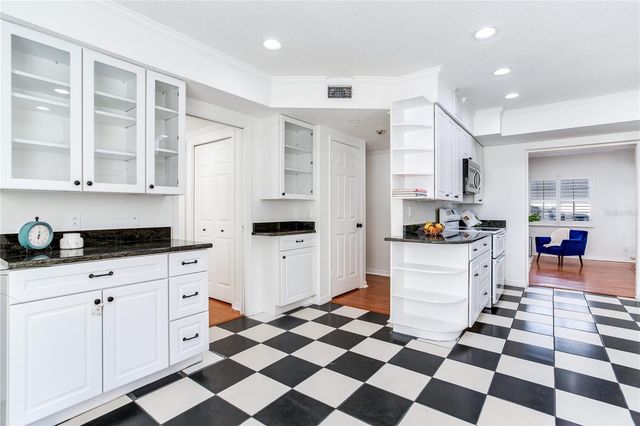 3603 W MORRISON AVENUE, Tampa, FL 33629