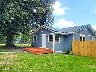 321 JACKSON Avenue N, Jacksonville, FL 32220