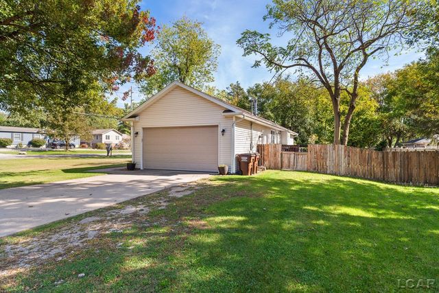 533 Ash Street, Carleton, MI 48117