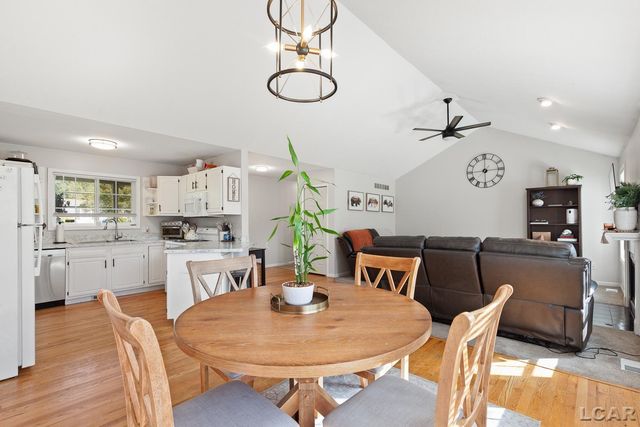 533 Ash Street, Carleton, MI 48117