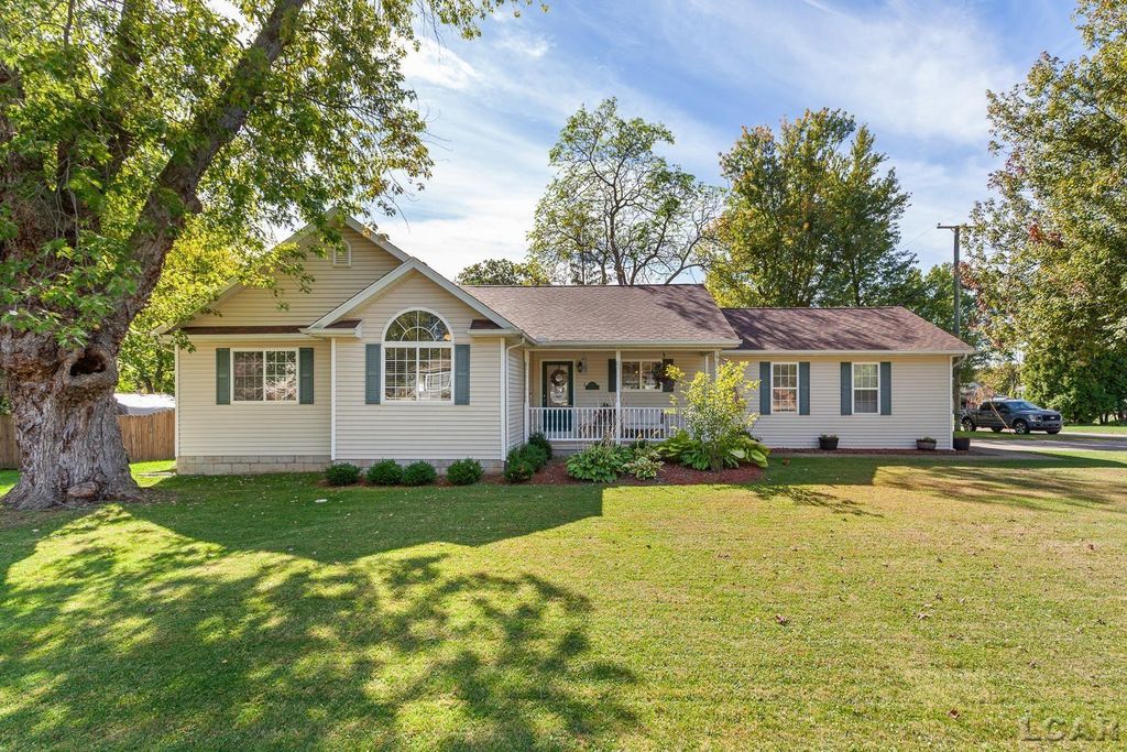 533 Ash Street, Carleton, MI 48117