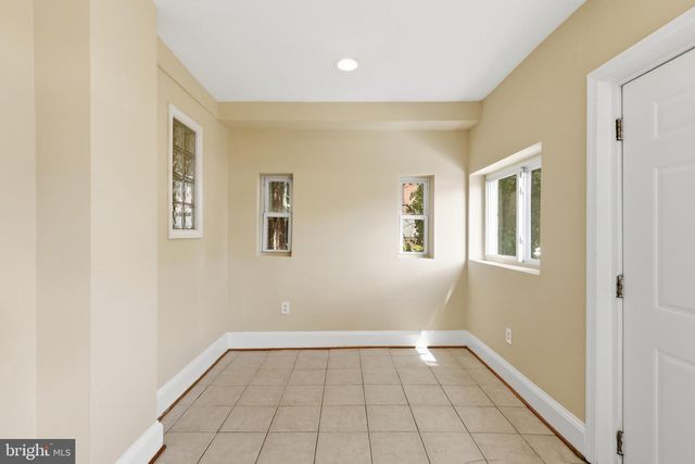 608 KENYON ST NW, Washington, DC 20010