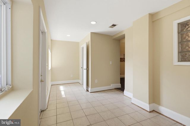 608 KENYON ST NW, Washington, DC 20010
