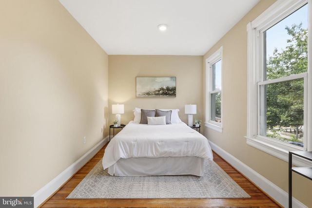 608 KENYON ST NW, Washington, DC 20010