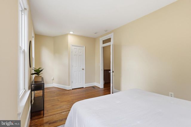 608 KENYON ST NW, Washington, DC 20010