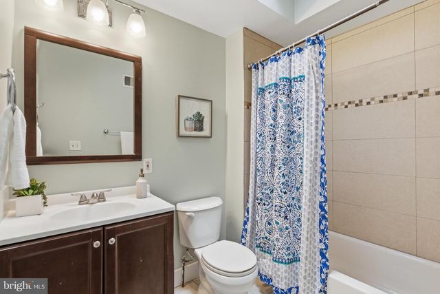 608 KENYON ST NW, Washington, DC 20010