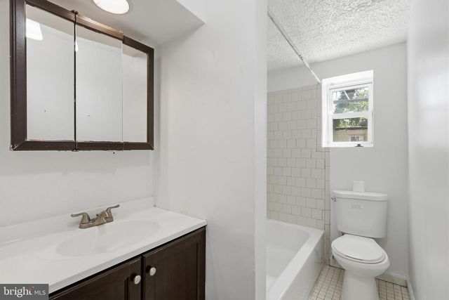 608 KENYON ST NW, Washington, DC 20010
