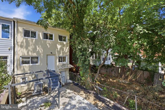 608 KENYON ST NW, Washington, DC 20010