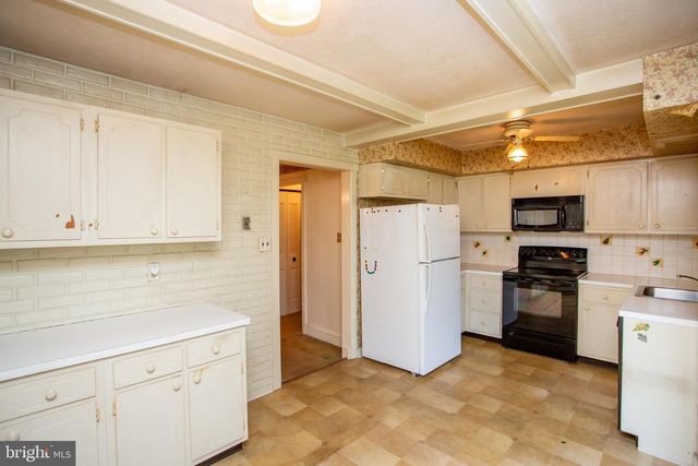 84 DEWSBURY LN, Quakertown, PA 18951