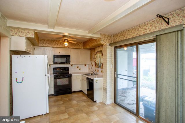 84 DEWSBURY LN, Quakertown, PA 18951