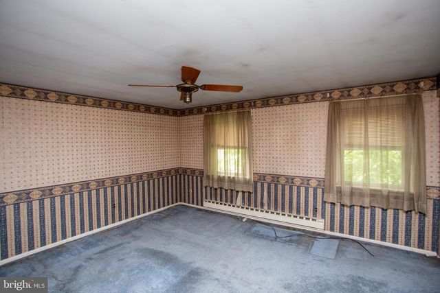 84 DEWSBURY LN, Quakertown, PA 18951