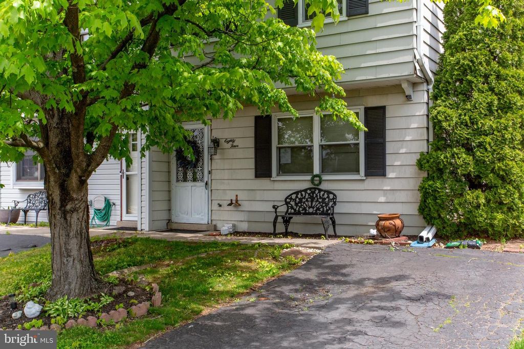 84 DEWSBURY LN, Quakertown, PA 18951