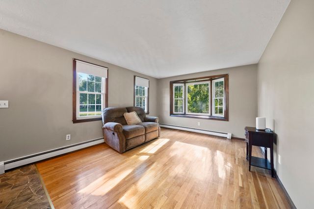 44 Pine Island Rd, Hanover, MA 02339