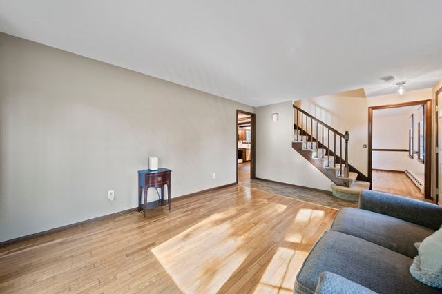 44 Pine Island Rd, Hanover, MA 02339