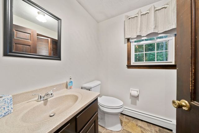 44 Pine Island Rd, Hanover, MA 02339