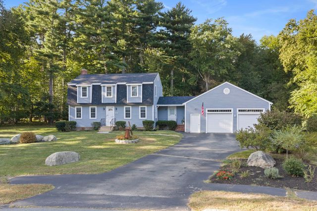 44 Pine Island Rd, Hanover, MA 02339