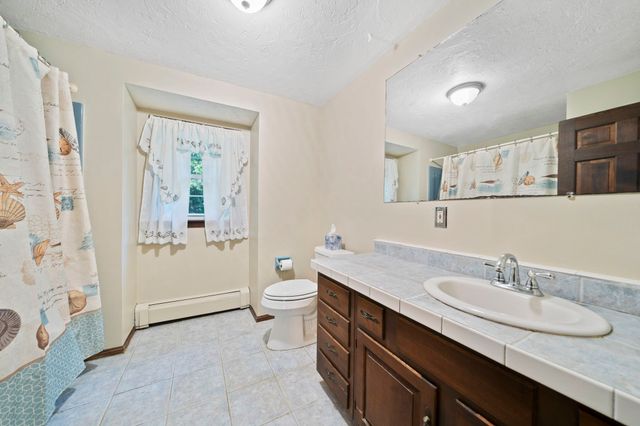 44 Pine Island Rd, Hanover, MA 02339