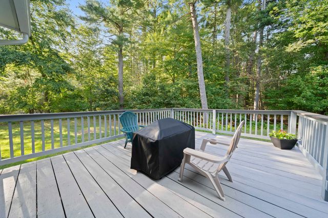 44 Pine Island Rd, Hanover, MA 02339