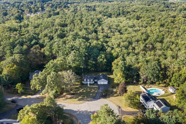 44 Pine Island Rd, Hanover, MA 02339