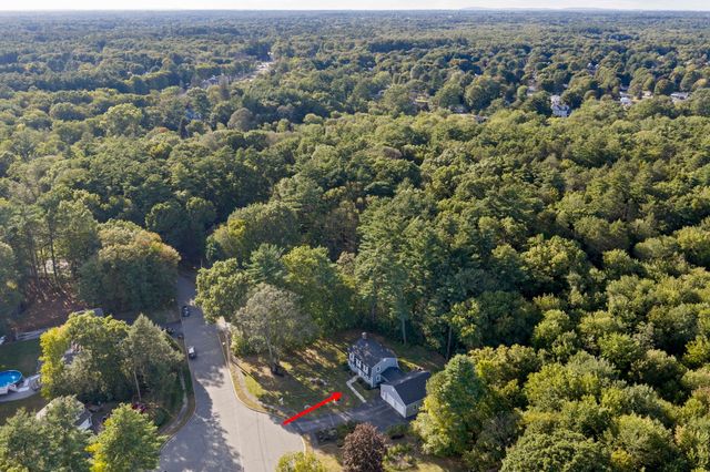 44 Pine Island Rd, Hanover, MA 02339