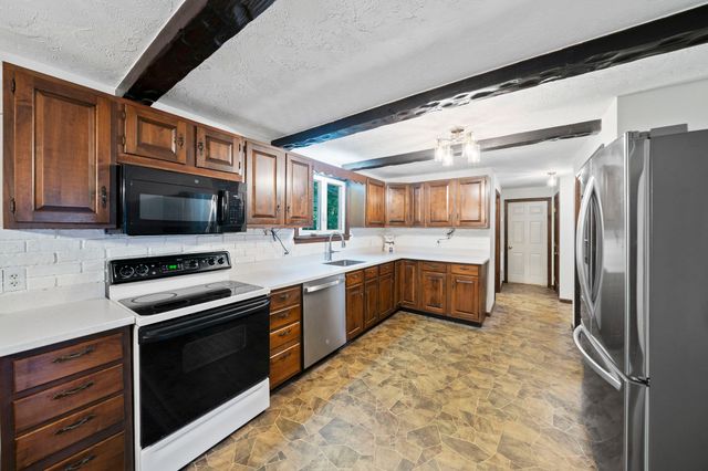44 Pine Island Rd, Hanover, MA 02339