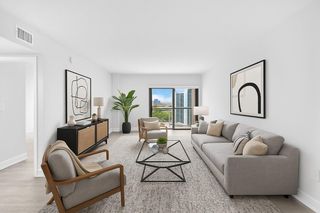 100 Kings Point 416, Sunny Isles Beach, FL 33160