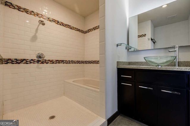 972 DEKALB Avenue NE 202, Atlanta, GA 30307