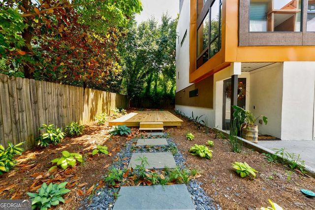 972 DEKALB Avenue NE 202, Atlanta, GA 30307