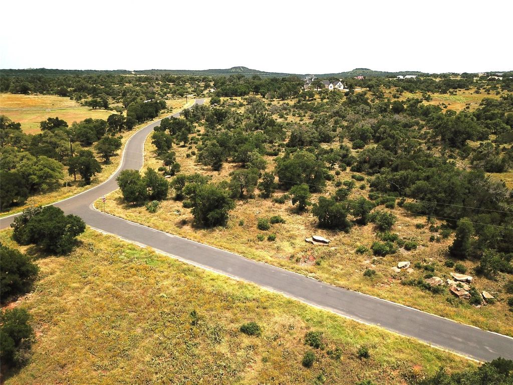 181 Kadens BLF, Round Mountain, TX 78663