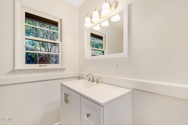 144 Ripshin Lake Road, Roan Mountain, TN 37687