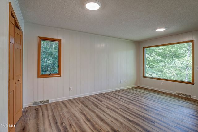 144 Ripshin Lake Road, Roan Mountain, TN 37687