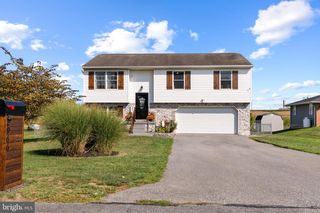 2966 ORCHARD LN, Middletown, PA 17057